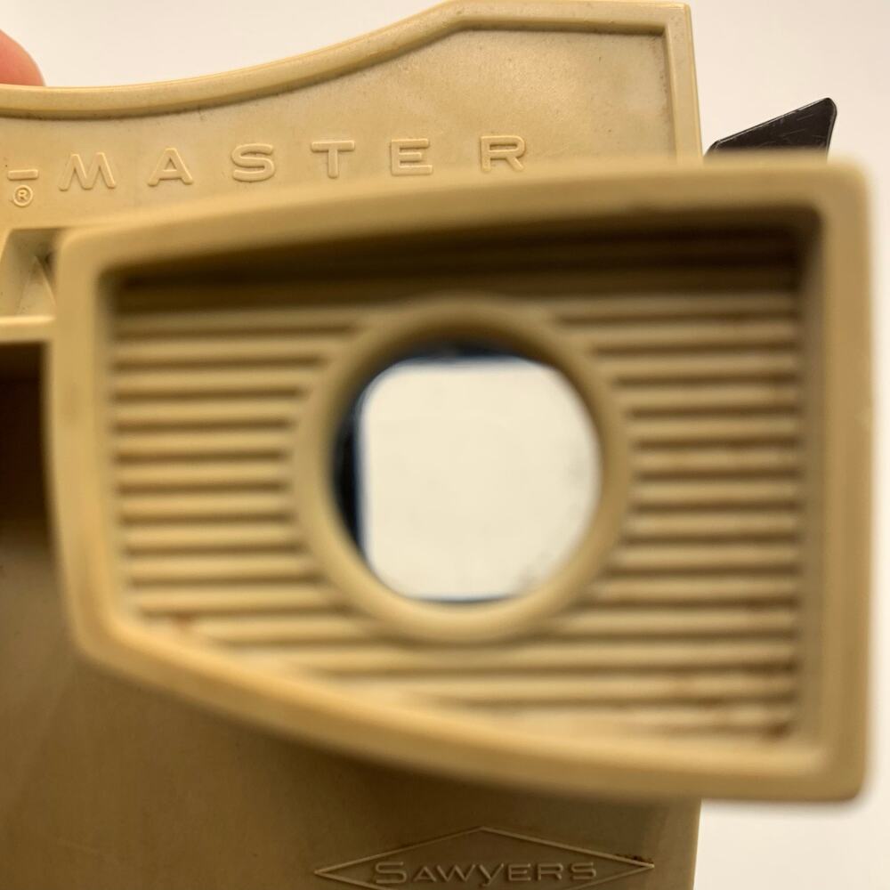 Vintage Sawyer View Master Model G Viewer + Case & 13 Sets (Hawaii, Disney, Zoo) - Picture 8 of 14